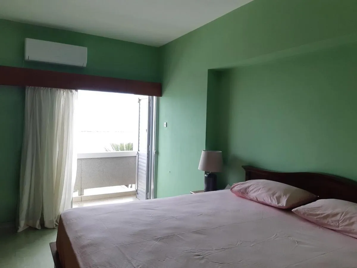 Apartment Enjoy Sunrise At Spacious 3Br Flat By The Seafront Voroklini
