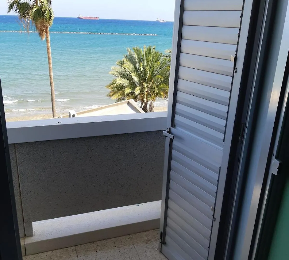 Enjoy Sunrise At Spacious 3Br Flat By The Seafront Voroklini Apartment